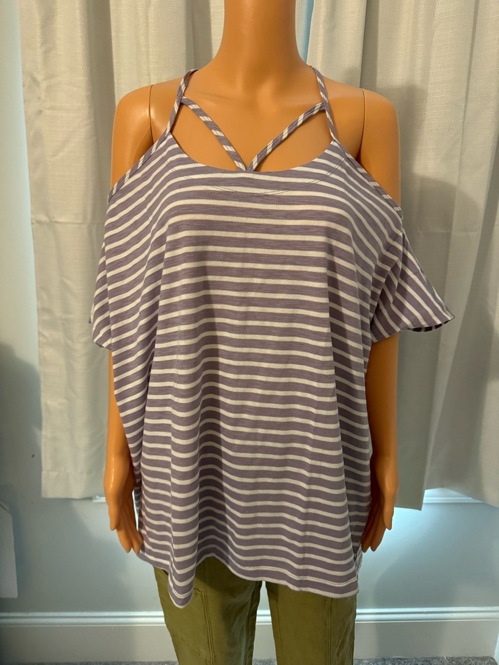 Cool Easel size M purple white stripe cold shoulder oversized short sleeve shirt